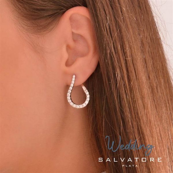 Pendientes silueta pera circonitas en plata
