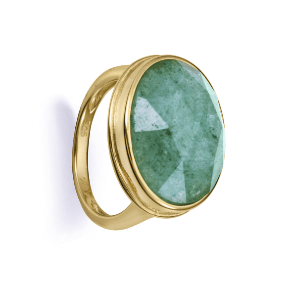 Anillo con cuarzo verde ovalado en plata dorada