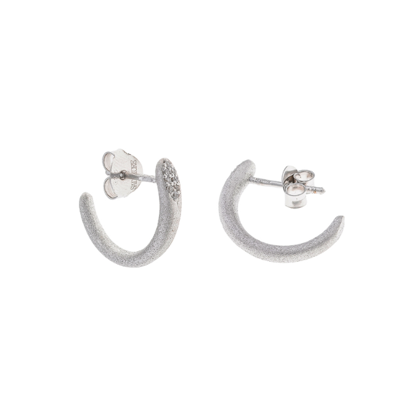 Pendientes medio aro mate con circonitas